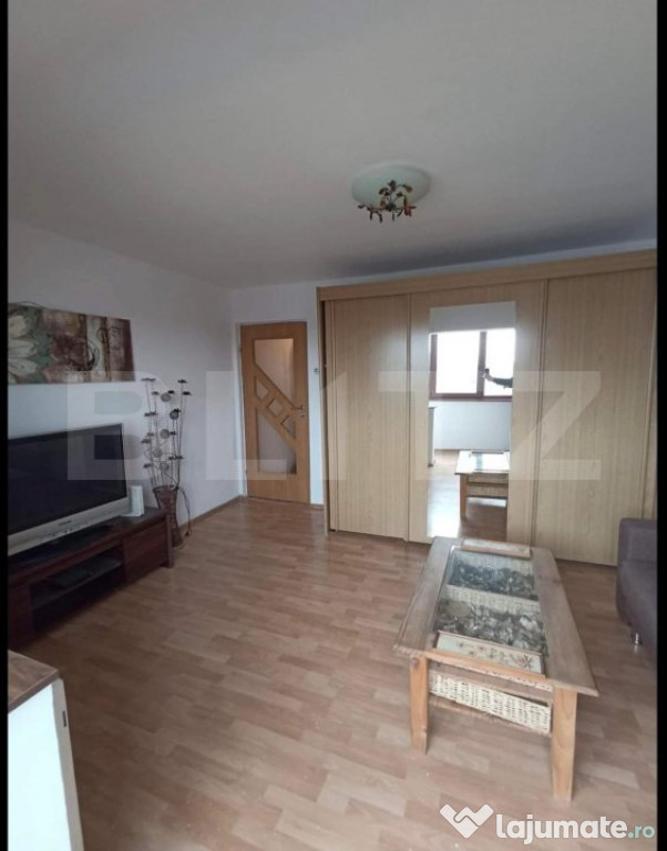 Apartament cu o camera, decomandat, zona Iulius Mall