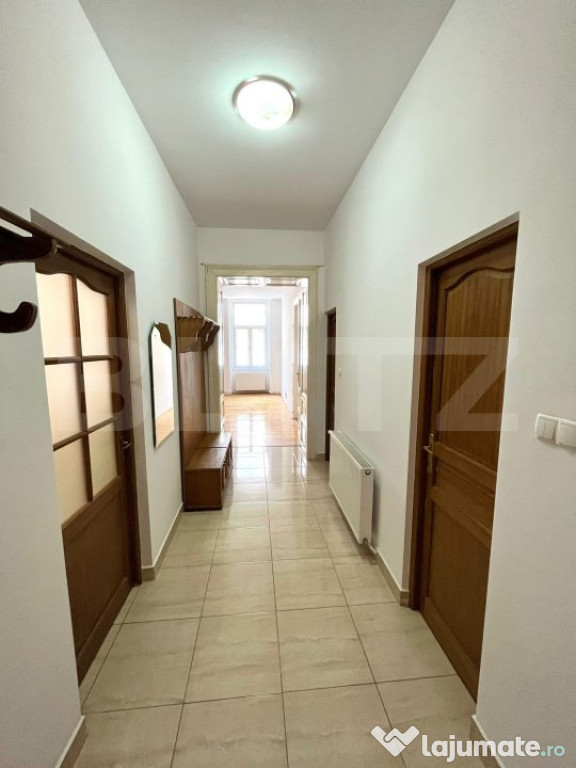 Apartament 4 camere, Zona centrala, 96 mp