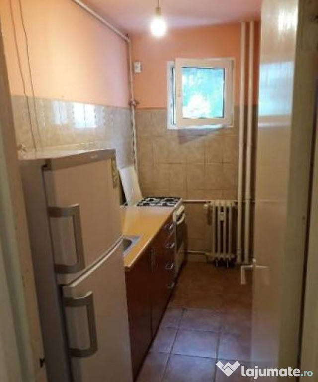 Dristor metrou etaj 1 decomandata