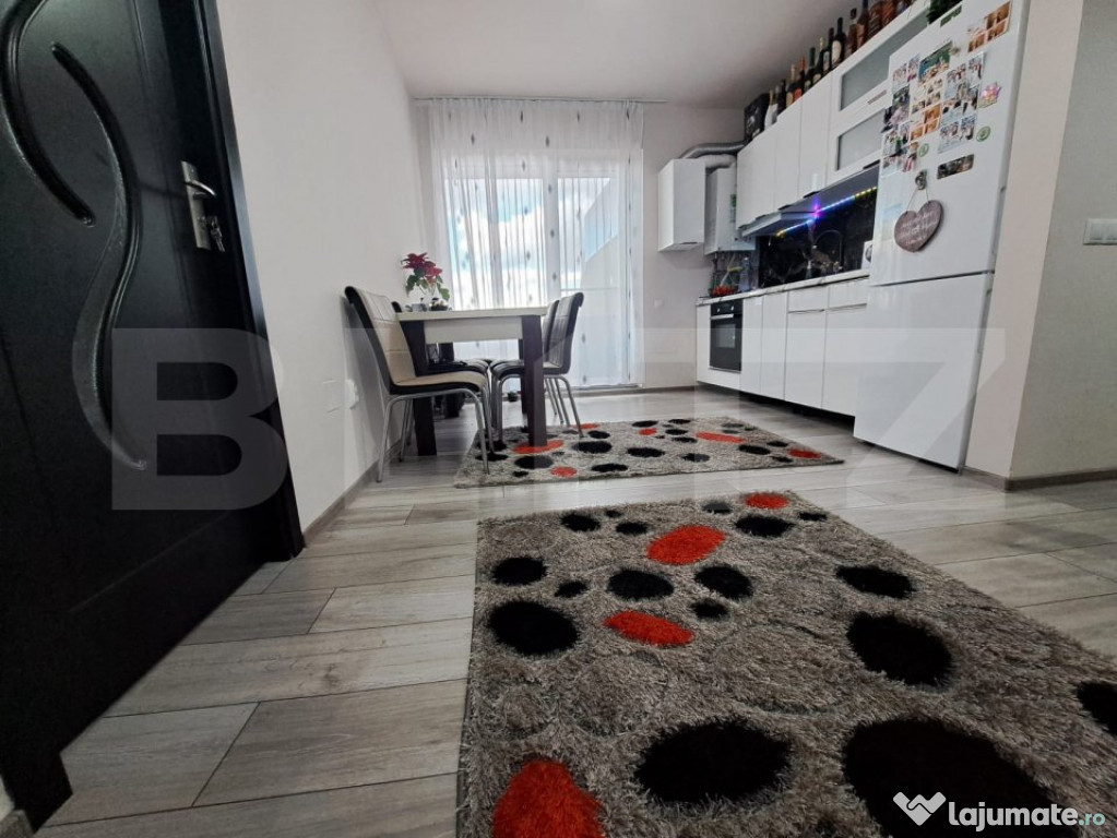 Apartament 2 camere semi decomandat, zona cetății