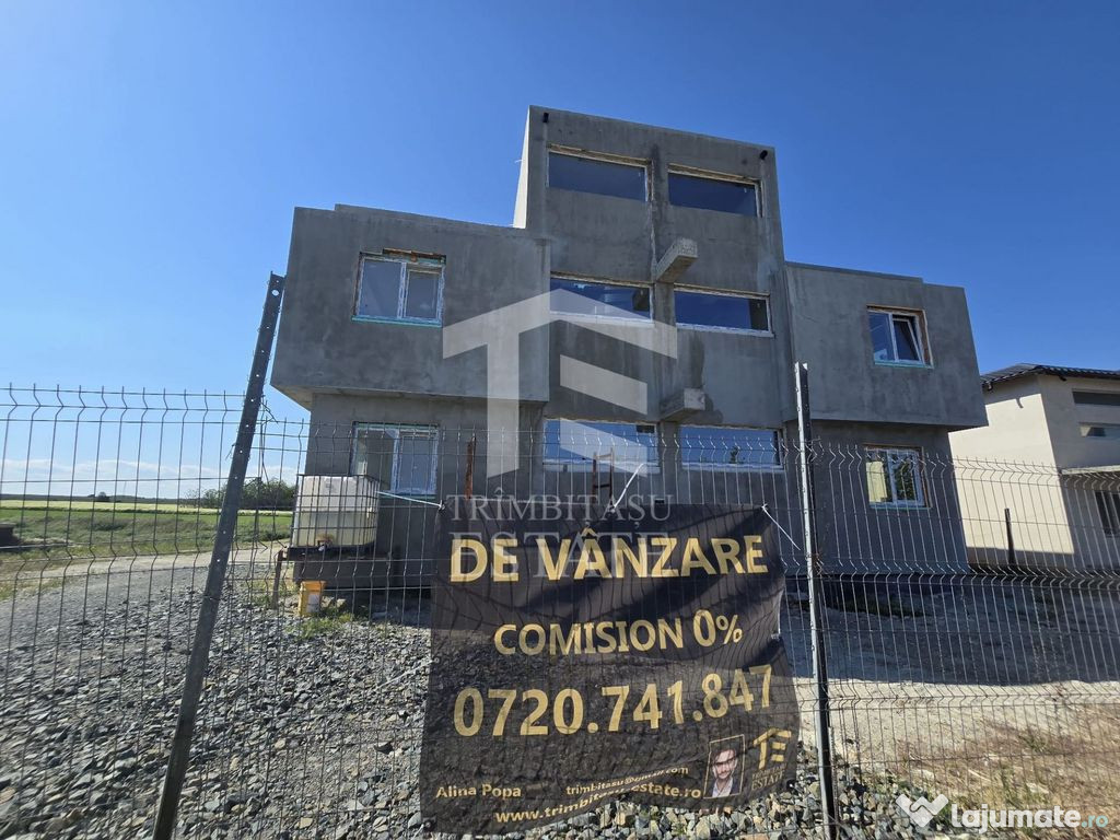 OVIDIU-POIANA- Vila tip duplex cu terasa circulabila.