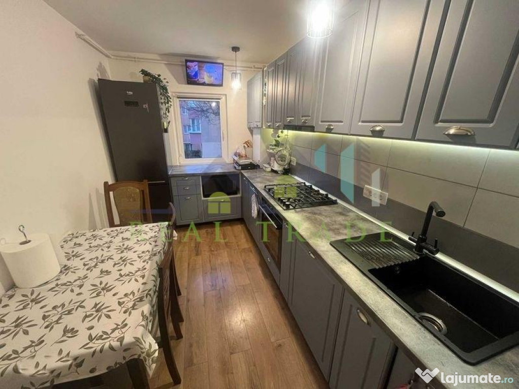 Apartament 4 camere decomadat etajul 1 Scriitorilor