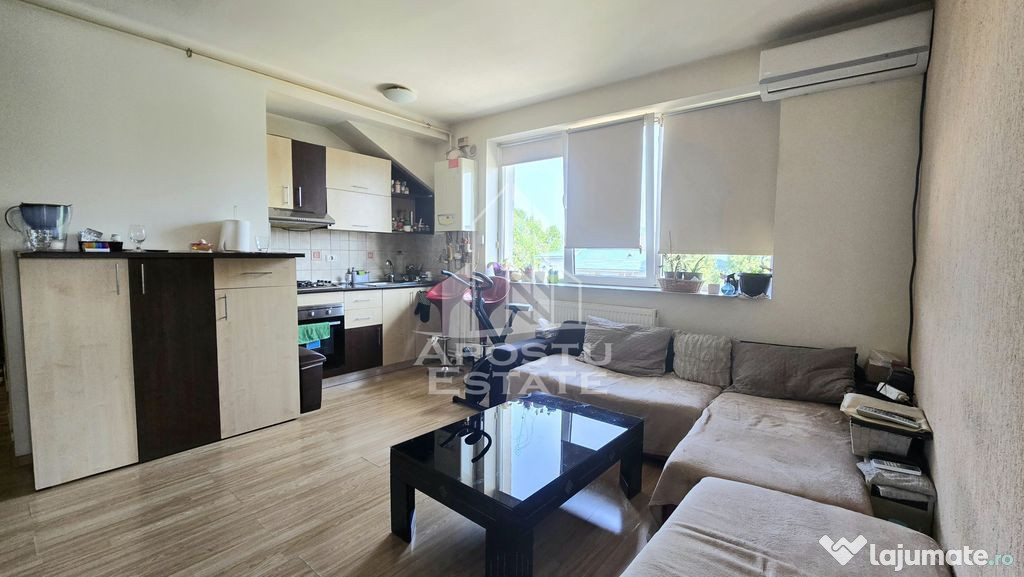 Apartament cu 3 camere, centrala proprie, zona Lipovei