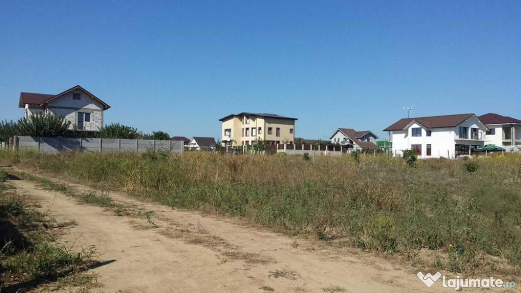Teren de vanzare in Lazu