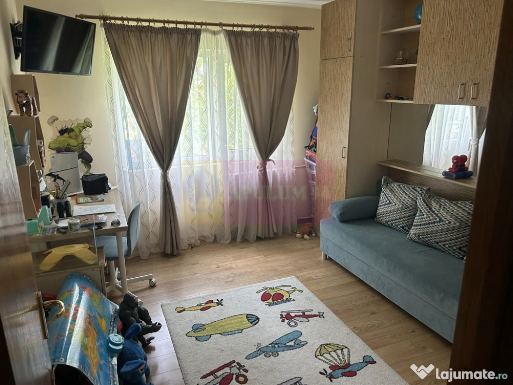 Vanzare apartament 3 camere
