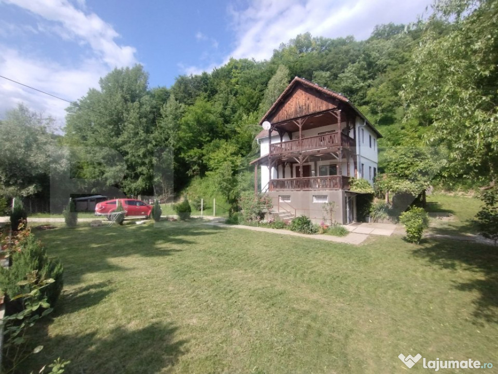 Exclusivitate!! Casa 4 camere,140 mp, 2 nivele,teren+padure