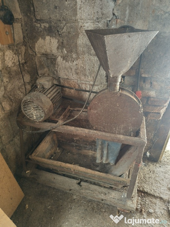 Moară de cereale și smicuratoare