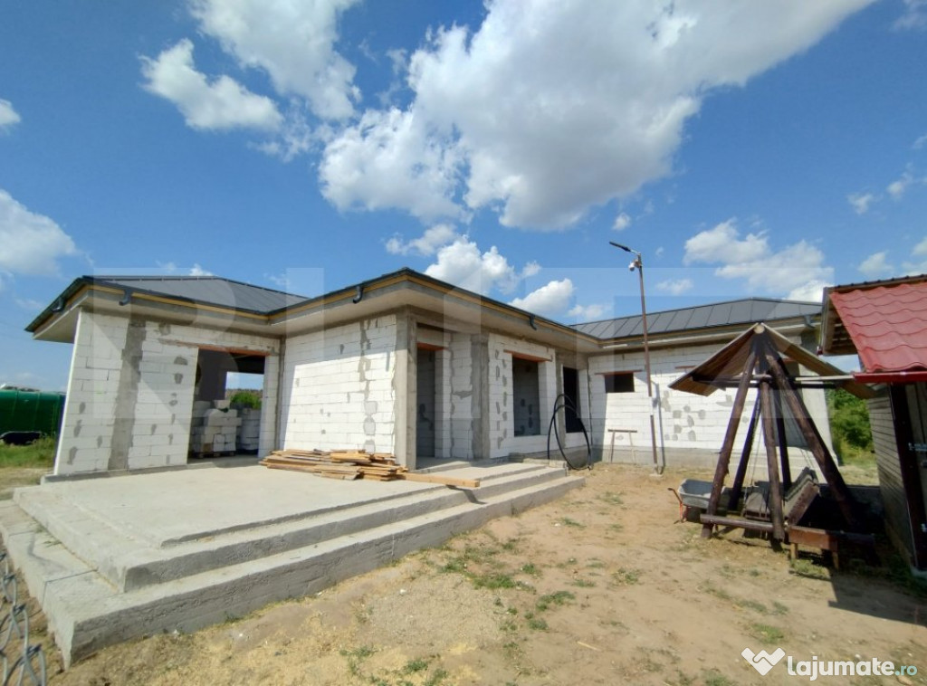 Casa la rosu, 400 mp teren, 105 mp utili, zona Hanul Doctoru