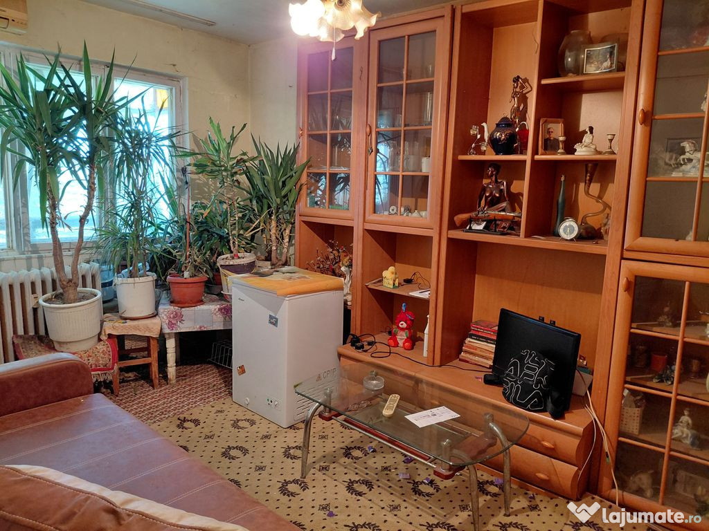 Apartament 1 cam bloc mixt ,Micro 21,et 4/4
