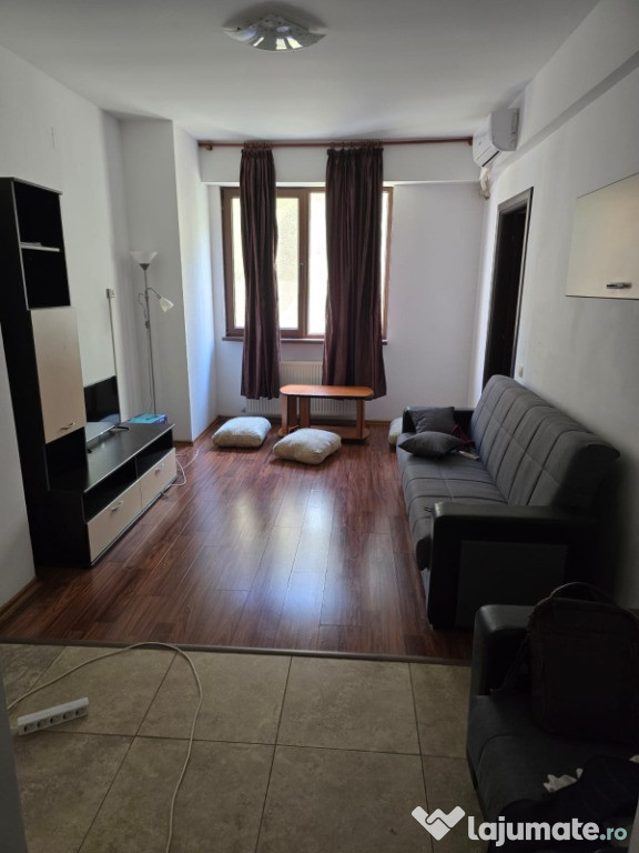 Garsoniera de inchiriat