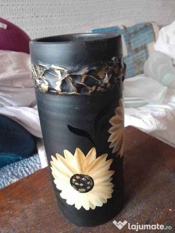 Vaza handmade - tine apa .