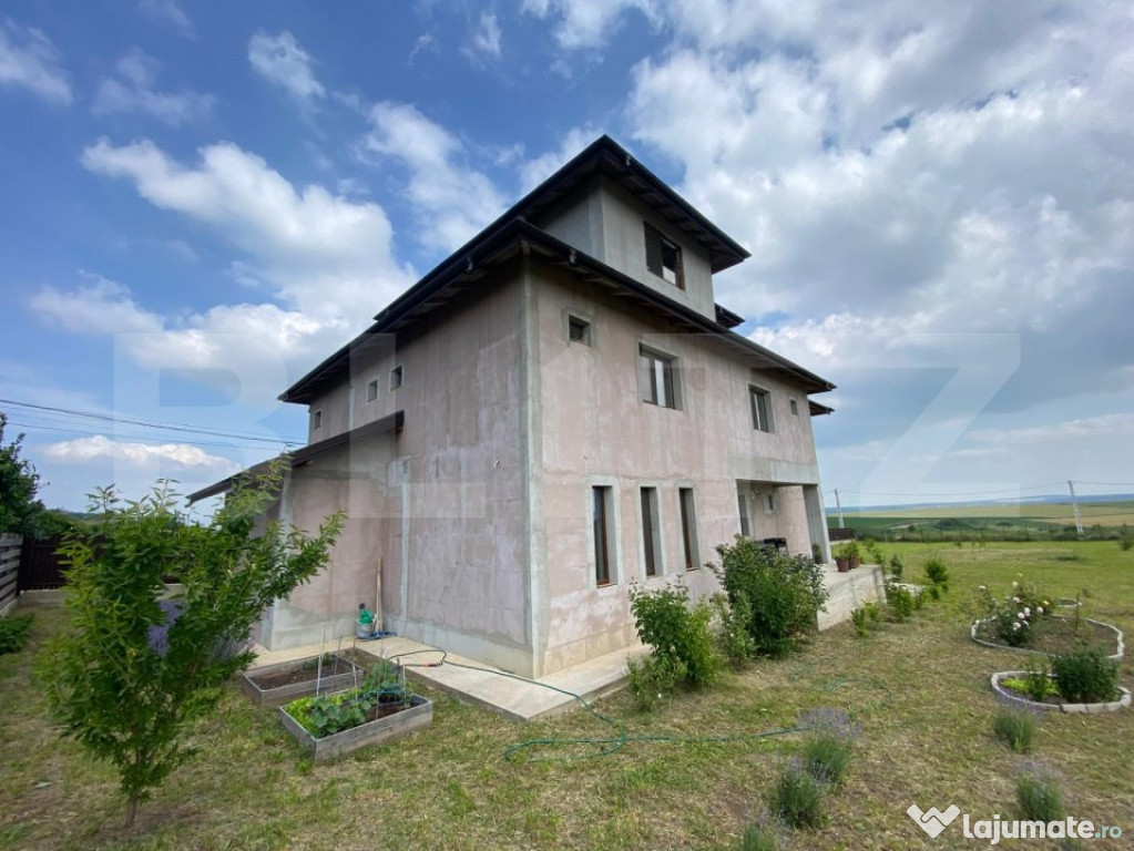 Vila cu 4 dormitoare – fiecare cu baie și dressing propri