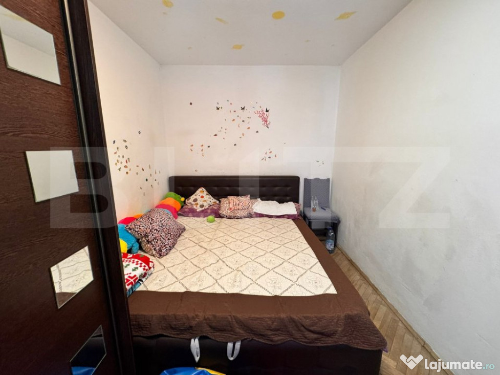 Apartament de 3 camere, semidecomandat, zona Tatarasi