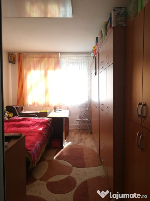 Vând Garsoniera Tiglina bloc A8