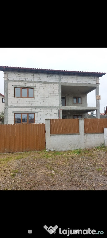 Vând vila in Eforie Nord