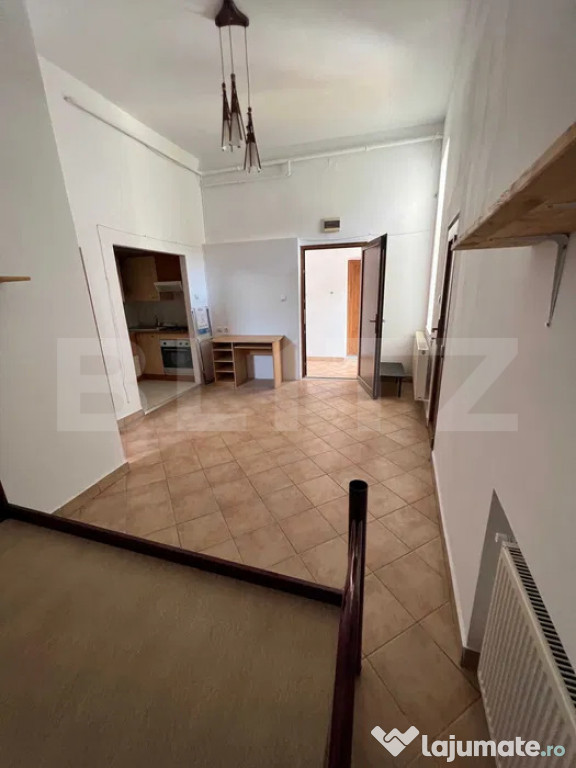 Apartament 1 camera, 25 mp, balcon, zona strazii Republicii