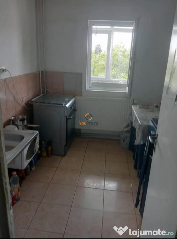 Apartament 2 camere decomandat etaj 3 zona Lipovei