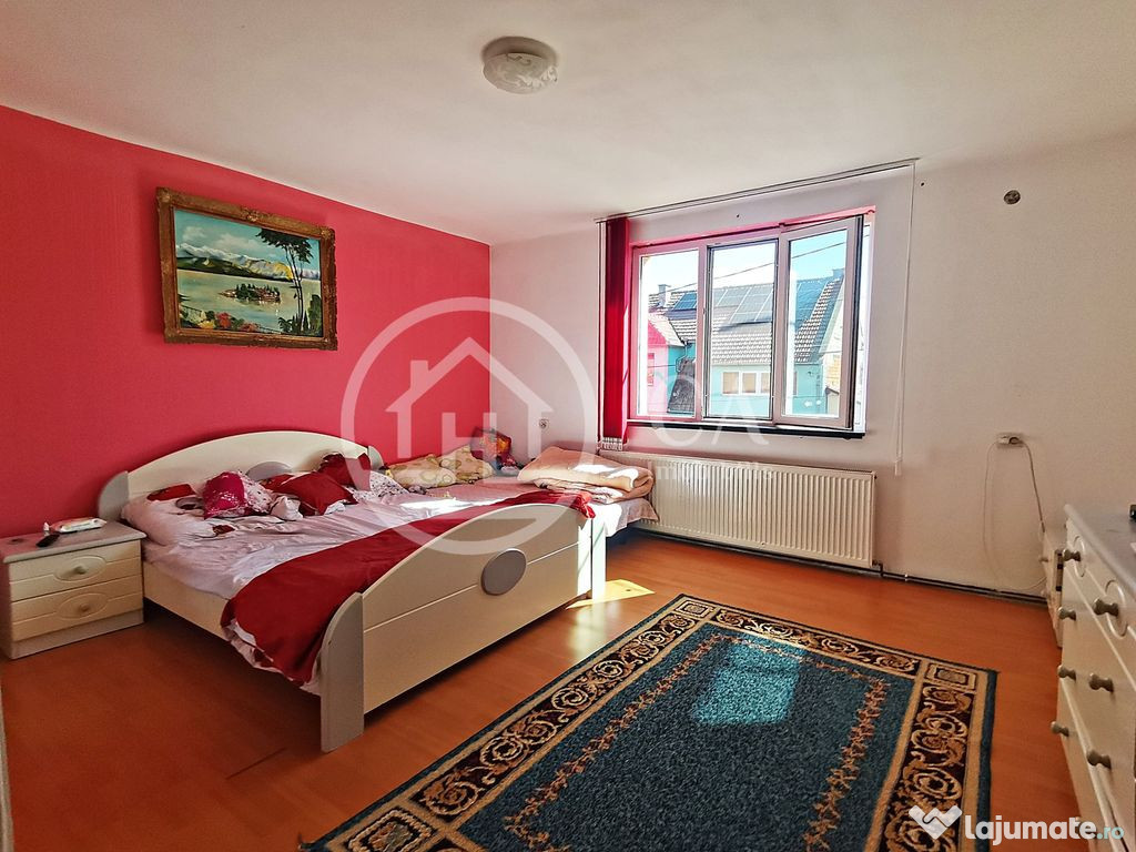 Apartament de vanzare la casa cu 4 camere, in zona Iosia,...
