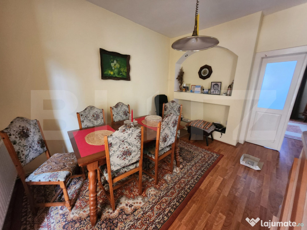 Casa individuala cu 3 camere,371 mp,Centru