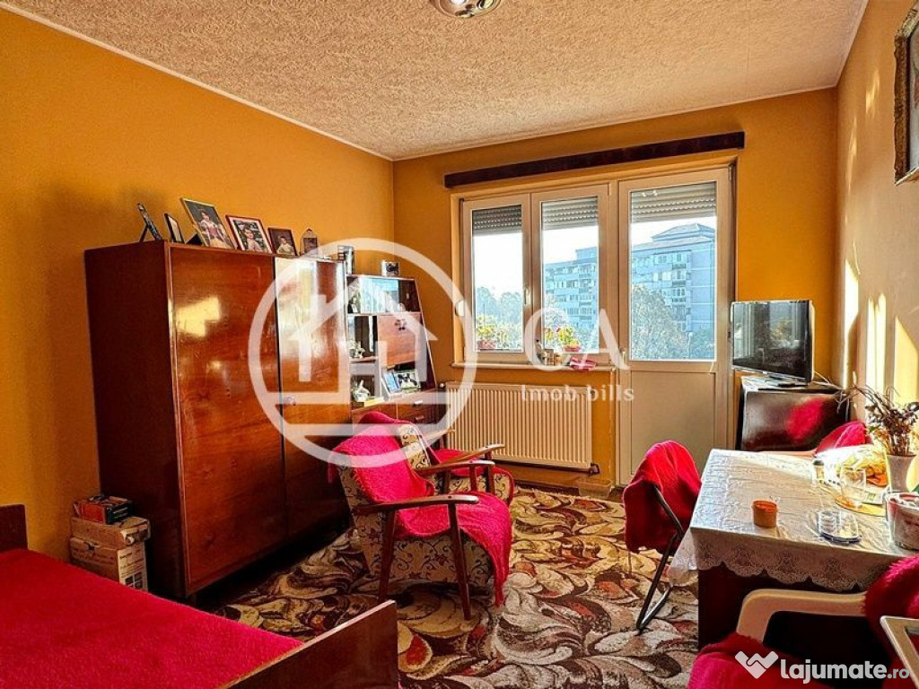 Apartament de vânzare cu 3 camere în zona Dacia, Oradea