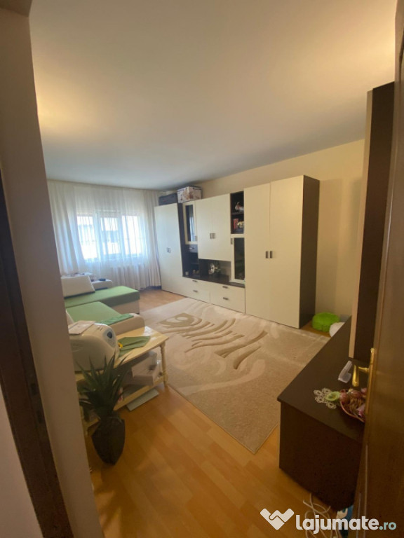 Apartament de vanzare, cu 2 camere decomandat, 50mp, Zona Di