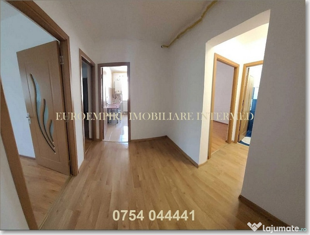 Apartament de vanzare in Constanta, Far - 4 camere, 77 mp