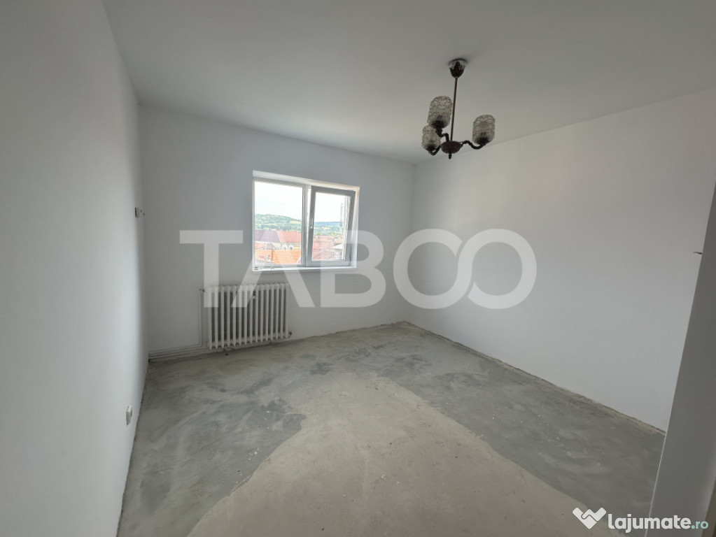 Apartament decomandat 3 camere 2 bai 65 mpu zona Bulevardul