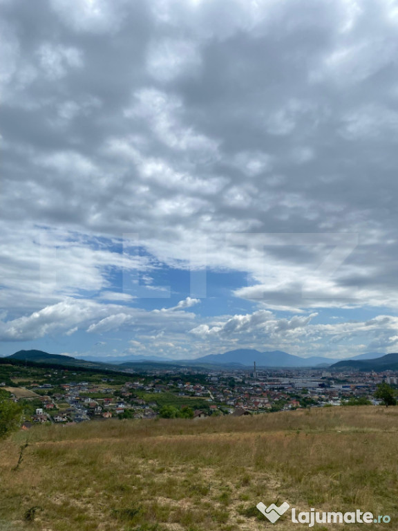 Teren intravilan de vânzare – 500 mp, priveliște panoram