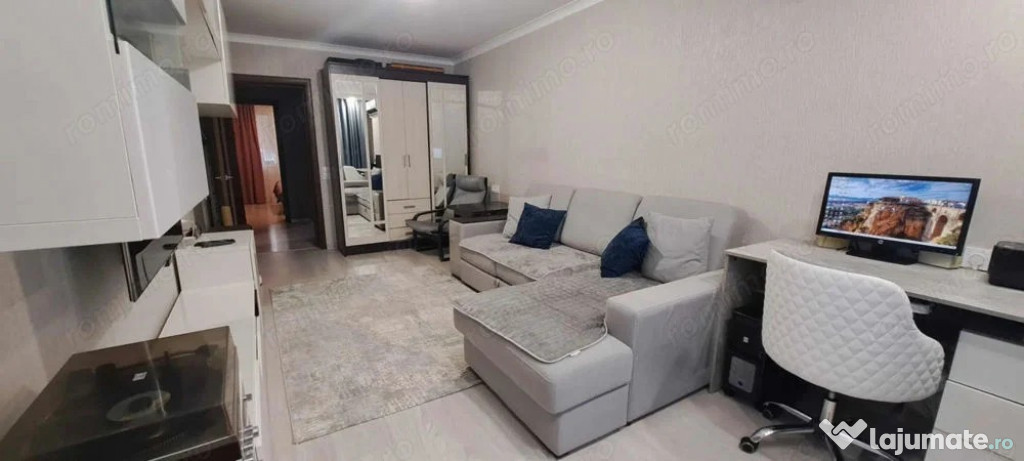2 camere in zona Complexului Studentesc