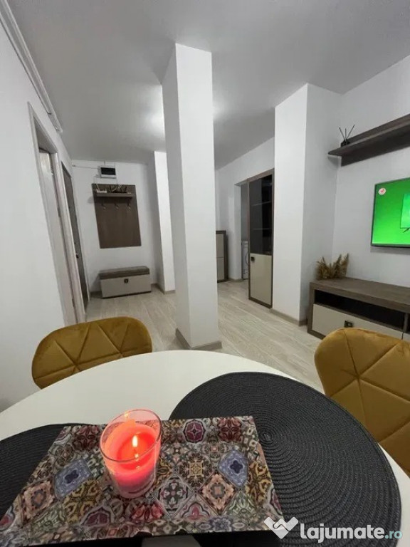 Apartament 3 camere decomandat in Constanta zona INEL II