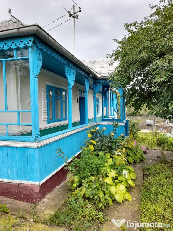 CASA CU TEREN DE VANZARE