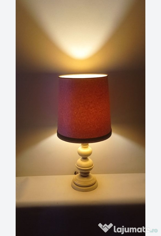 Lampa cu picior lampadar