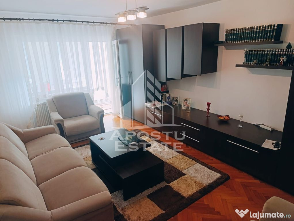 Apartament cu 3 camere, zona Mehala, Centrala Proprie