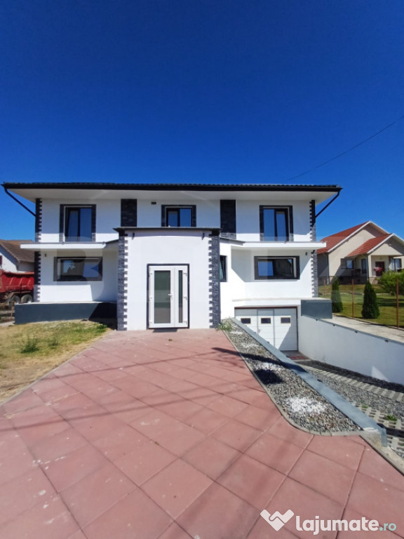 Casa individuala 262 mp, teren 980 mp, in Mihai Viteazu