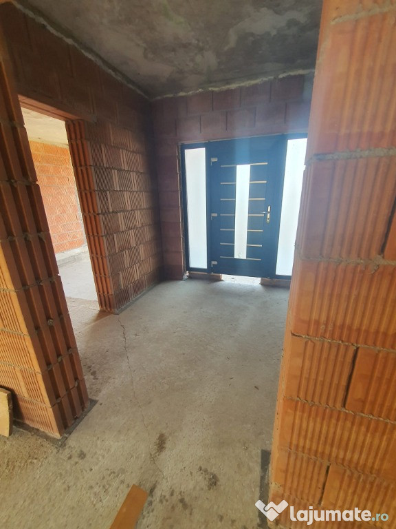 Casă modernă la roșu de vânzare, Săcălaz – 254 mp parter, colț, aproap