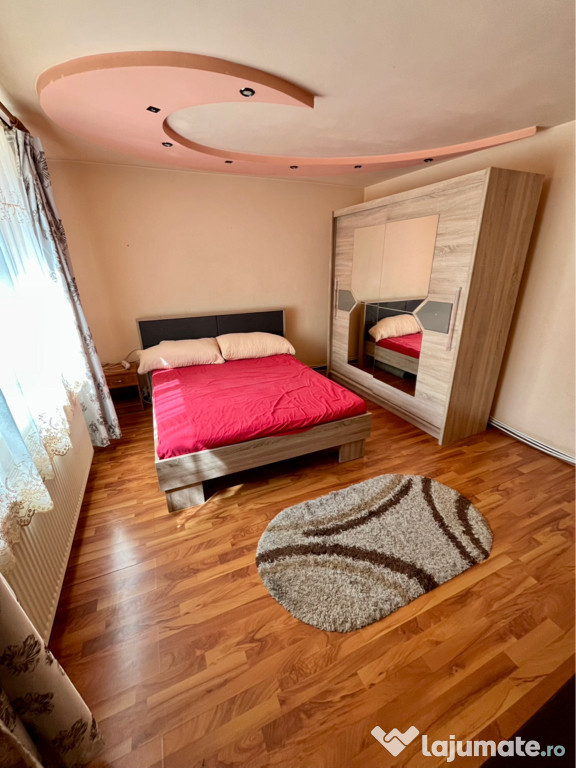 Închiriez apart 3 cam Cetate Etaj 1 - mobilat, utilat
