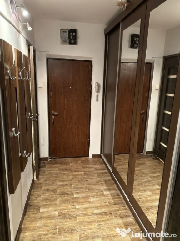 Dristor etaj 2 decomandat cu parcare