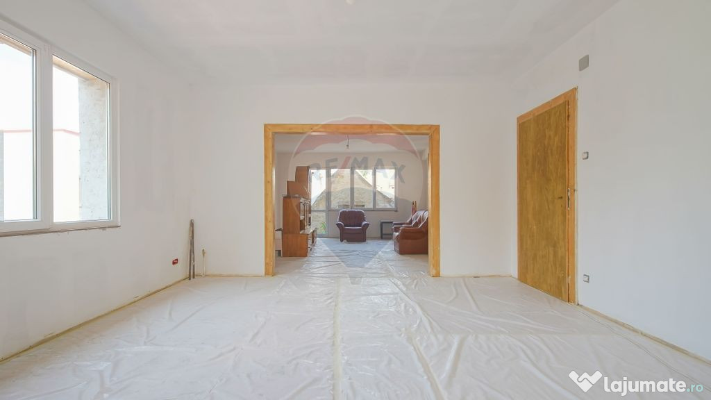 Apartament cu 3 camere de vânzare în zona Brasovul Vechi
