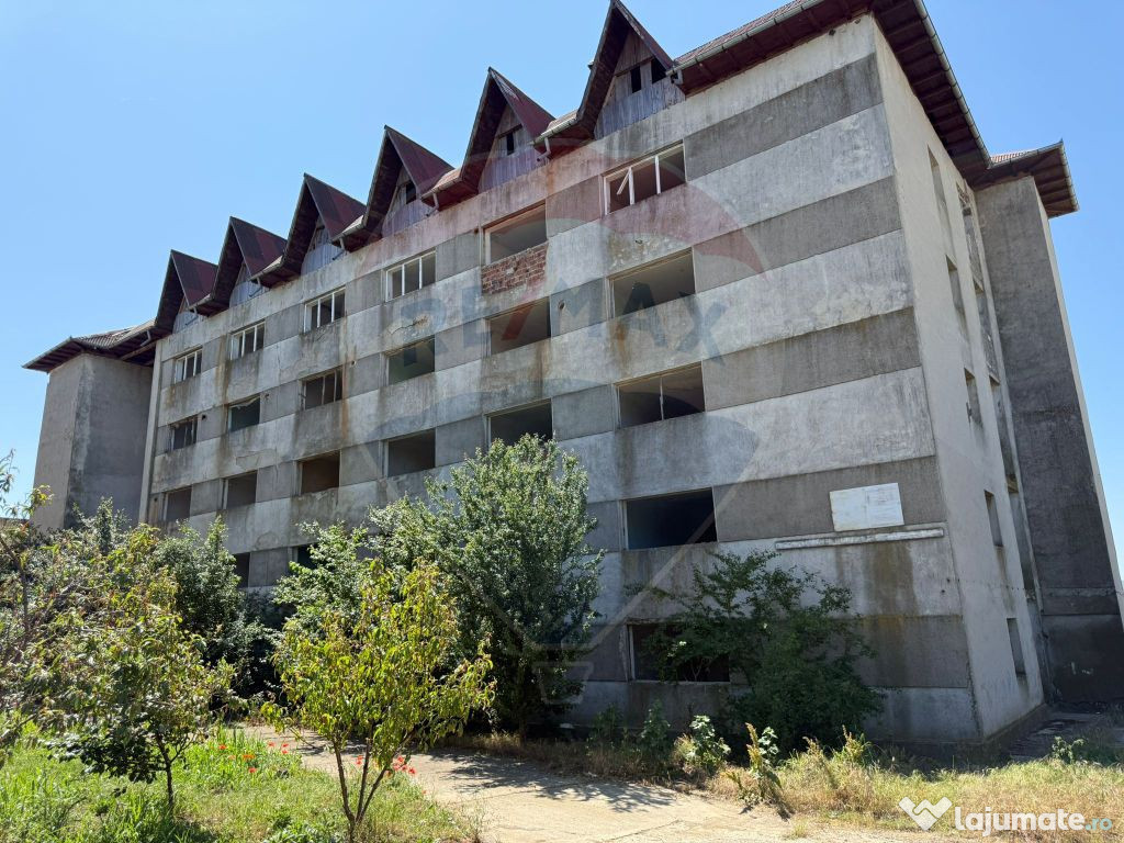 Bloc P+4 de vanzare, 40 apartamente, 2300 mp utili, BABADAG