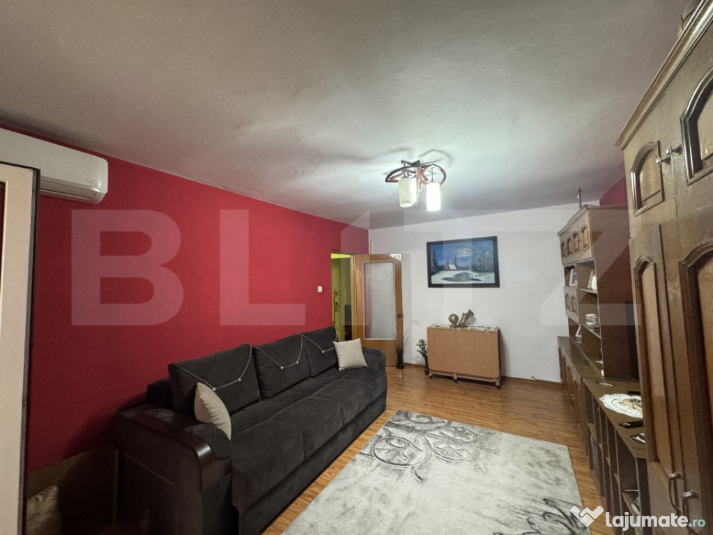 Apartament 3 camere, decomamdat, zona Progresului
