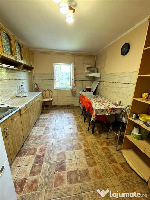 ARADULUI - 4 camere - 2 bai - decomandat - ETAJ 3