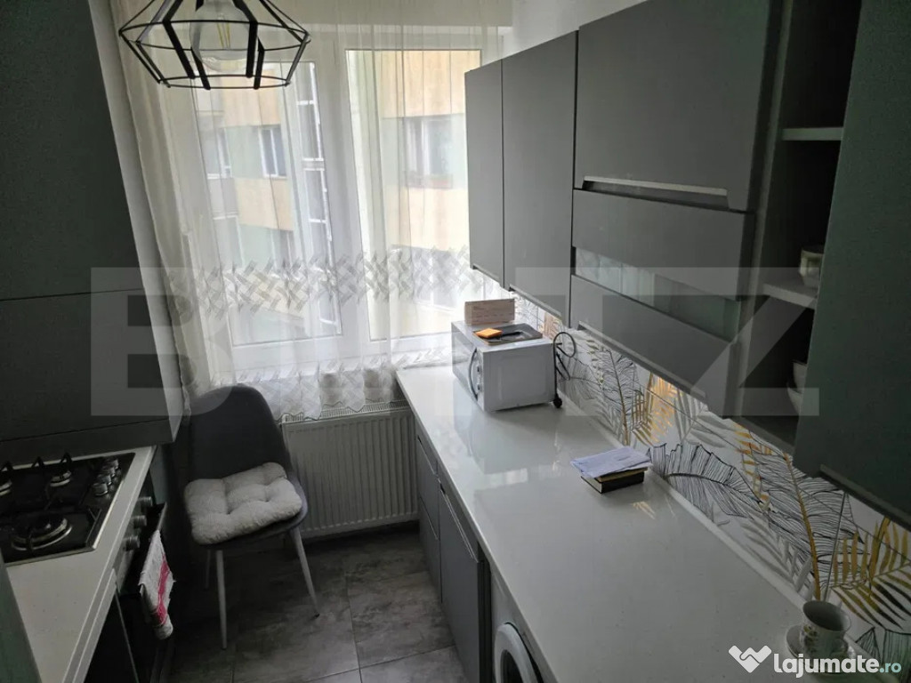 Apartament, 2 camere semidecomandat, 50MP, zona-Mihai Viteaz