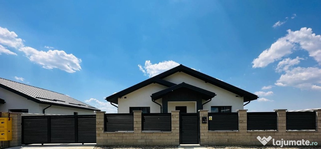 Casă Individuală Parter – 3 Camere | 2 Băi | Bucătărie Închisă