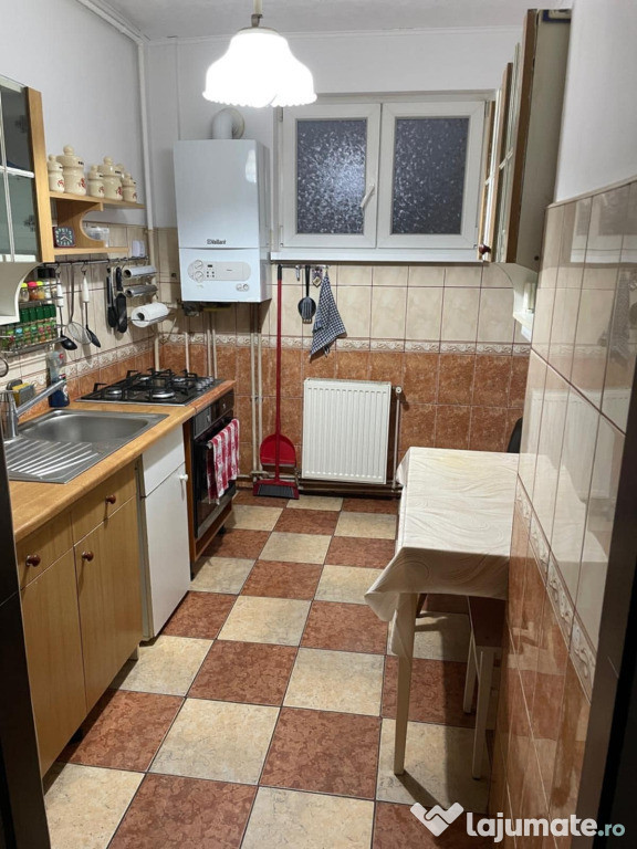 Apartament de 3 camere zona ASTRA,str Calea Bucuresti,