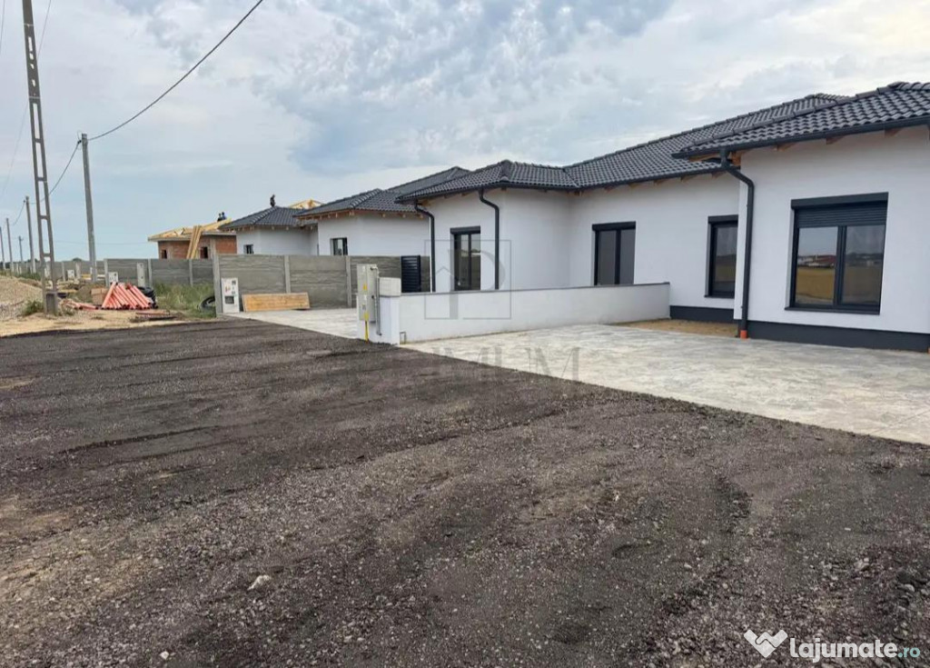 Duplex pe plan - 4 camere - toate utilitatile -
