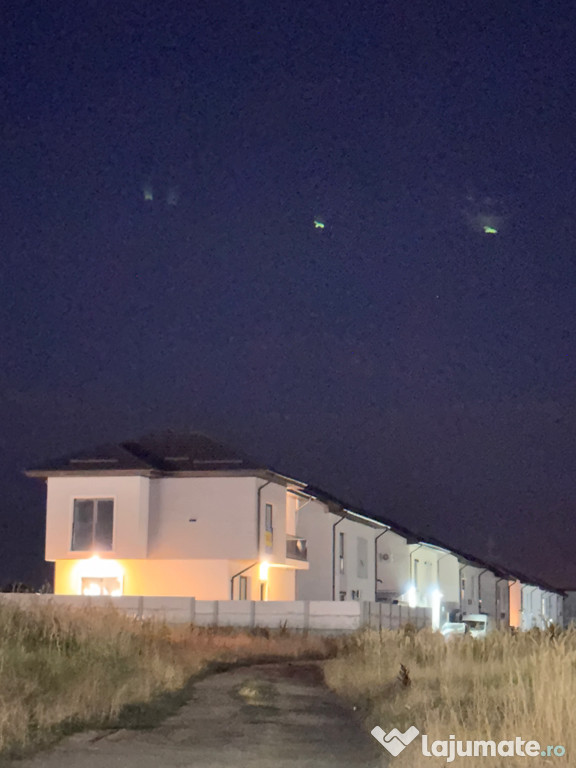 Vând casă p+1+p , 4 cam 2 bai