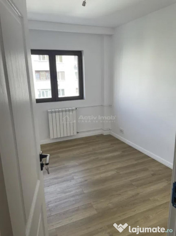 Apartament cu 3 camere - complet renovat - centrala proprie