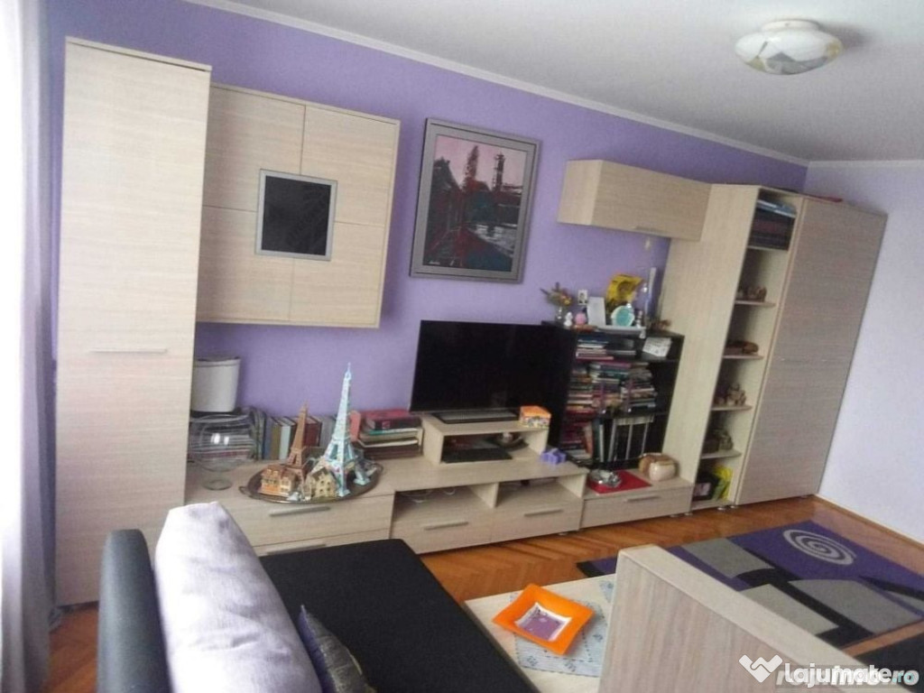 Apartament cu 3 camere in zona Lipovei