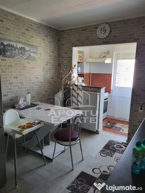 Apartament cu 2 camere, centrala proprie, zona Lipovei