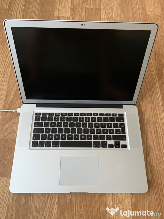 MacBook Pro Display 15,4,Model A1286 Defect pentru piese